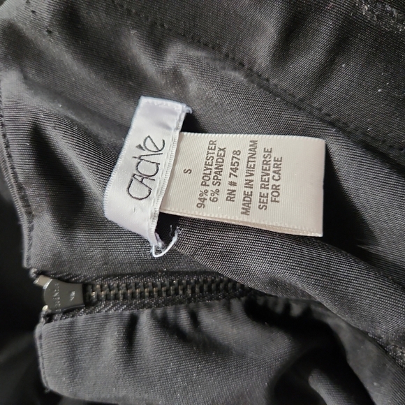 𝅺cache Woman's Sleeveless Beaded Front Blouse Built in Bra Size: S - Picture 8 of 8